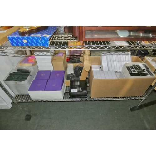 2707 - A large quantity of various jewellery gift boxes, contents of 1 shelf