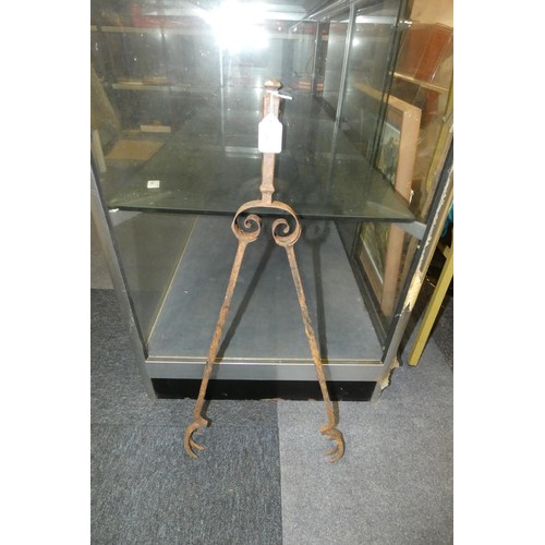 3071 - A large wrought iron fire tongs