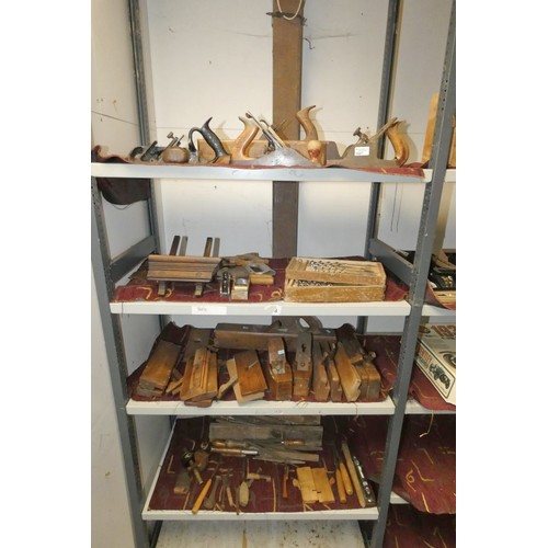 3087 - A quantity of miscellaneous vintage jack planes, smoothing planes, shaping planes and other vintage ... 