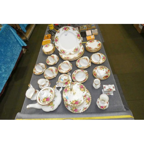 3134 - A large quantity of Royal Albert 