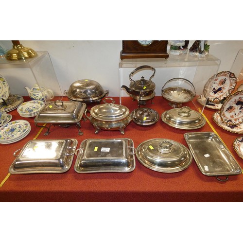 3181 - A silver plated bacon dish, 5 silver plated entree dishes, a silver plated spirit kettle, a silver p... 