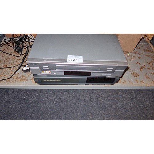 2727 - 2 x VHS recorders by Toshiba and Mitsubishi - trade