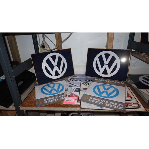 2866 - 8 x metal vintage style Volkswagen wall signs, contents of 1 shelf