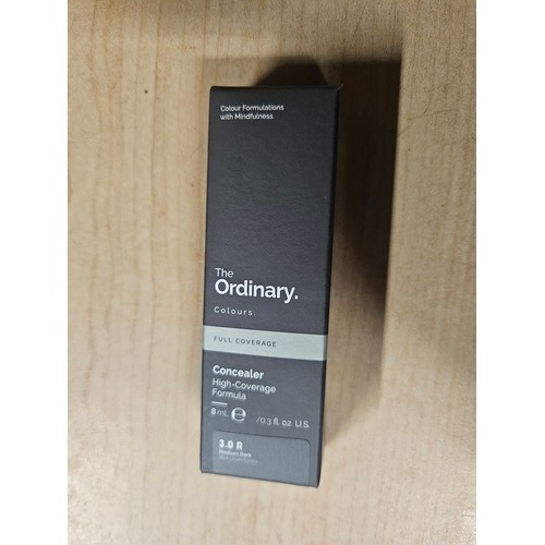 2864 - A box containing a quantity of 3.0r concealer by The Ordinary Colours, 8ml per tube approx 180