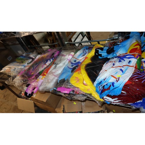 2886 - A large quantity of various helium balloons