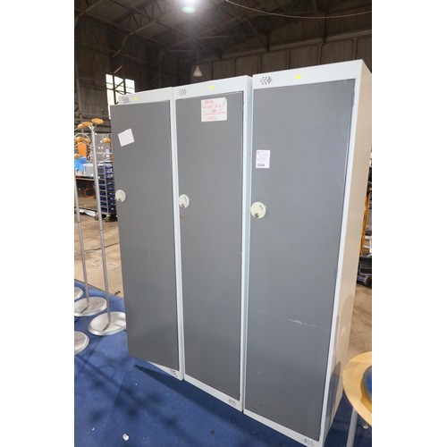 1264 - 3 x metal single door personnel lockers each approx 45 x 45 x 180cm high. Please note that two are s... 