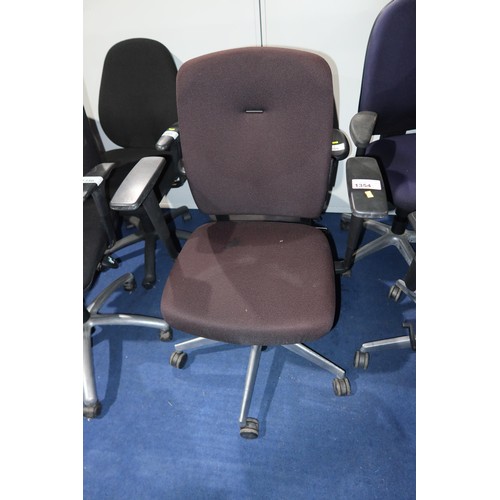 1354 - 1 x Senator black upholstered office swivel chair