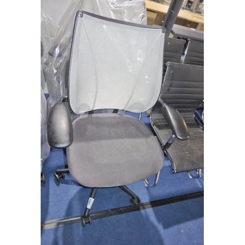 1307 - 1 x Humanscale Liberty mesh back office swivel chair