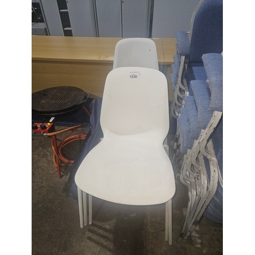 1236 - 6 plastic stacking dining chairs in white