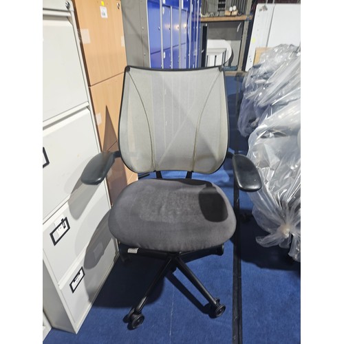 1308 - 1 x Humanscale Liberty mesh back office swivel chair