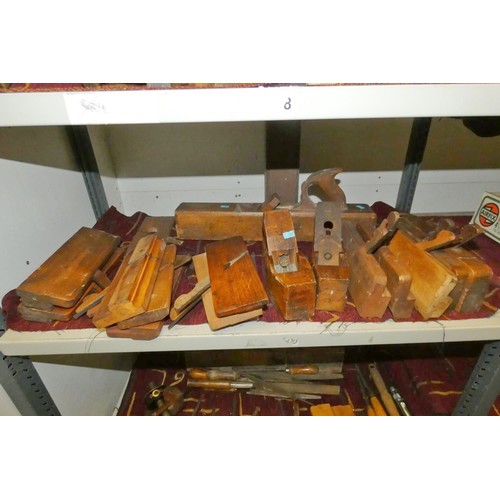 3087 - A quantity of miscellaneous vintage jack planes, smoothing planes, shaping planes and other vintage ... 