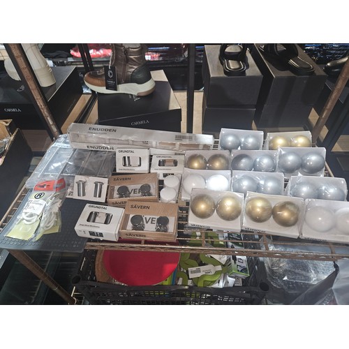 2612F - A quantity of various diy related items including cabinet knobs, hooks, a pair of pod boots size 5 1... 