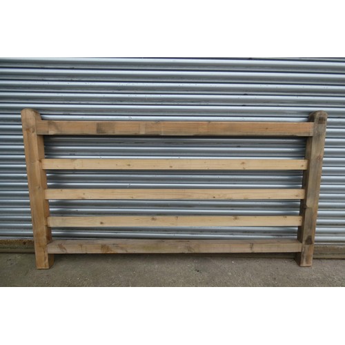 6264 - 1 x Wooden gate measuring approx 213cm / 7' - Please note this gate has no cross rail