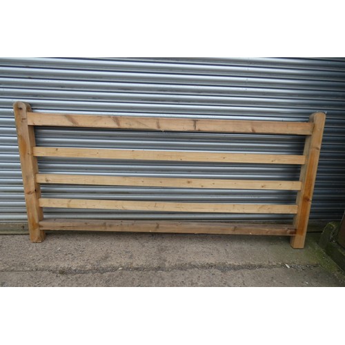 6270 - 1 x Wooden gate measuring approx 244cm / 8' - Please note this gate has no cross rail