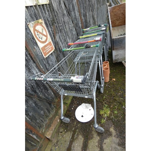 6201 - 6 x Various shopping trolleys