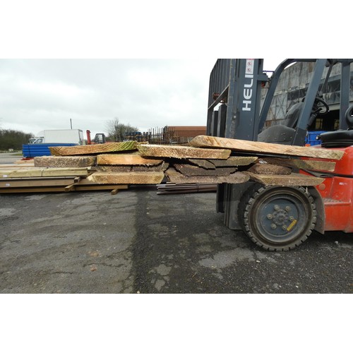 6229 - A quantity of Waney edge boards, lengths vary up to approx 300cm long - middle stack