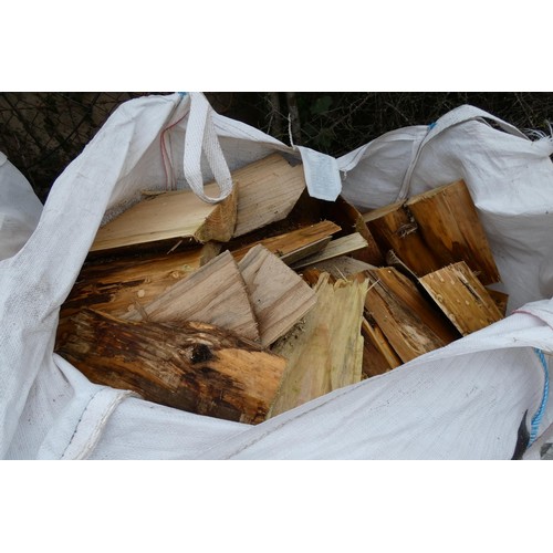 6234 - 2 x dumpy bags containing a quantity of various wood offcuts