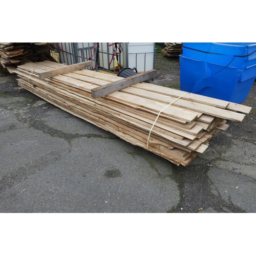 6242 - A quantity of waney edge boards, lengths vary up to approx 390cm L - Bottom stack