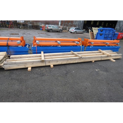 6259 - A quantity of various timber to include 10 x 7.5cm, 17.5 x 5cm, 22 x 7.5 etc, lengths vary up to app... 