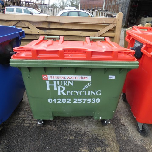 6287 - 1 x large green wheelie bin