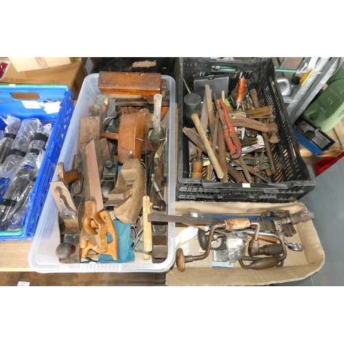 5110 - A quantity of various vintage wood working and other tools including planes, hand drills, saws etc