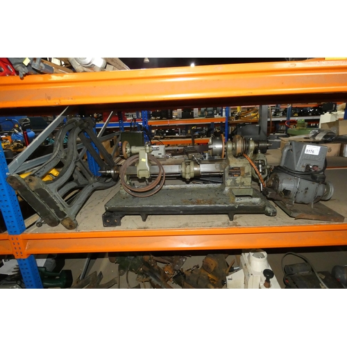 5176 - A Pittler Leipzig-Wabren metal turning lathe machine number 33 L IV, overall bed length approx 60cm,... 