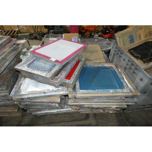 5500 - 1 pallet containing a quantity of various aluminum framed printing screens