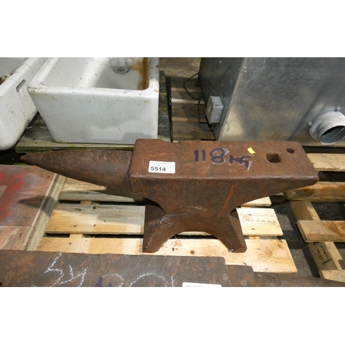 5514 - 1 x blacksmiths anvil - Anvil is marked 118kg