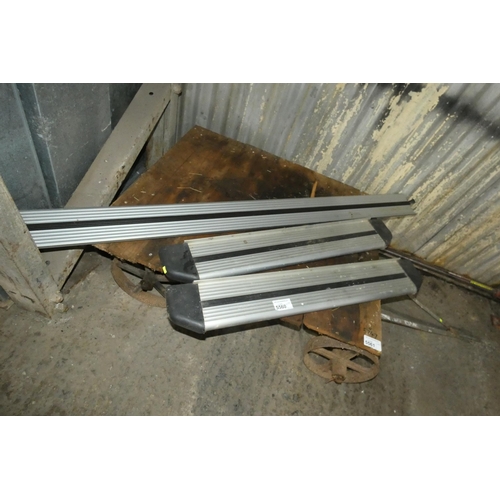 5560 - 3 x aluminum side steps believed to fit an Isuzu Pickup