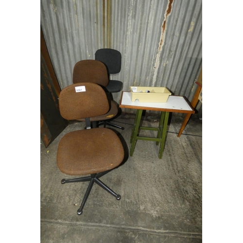 5567 - 3 x operators chairs, 1 x small table approx 64 x 34 x 64cm high and 1 box containing a quantity of ... 