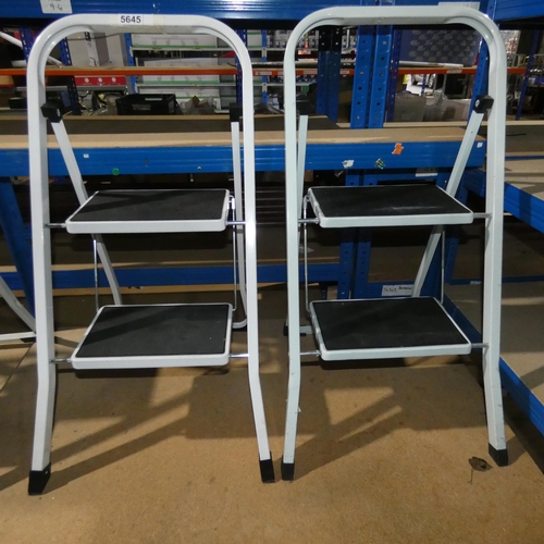 5645 - 2 x metal folding low steps (both two tread)