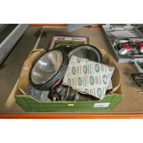 5188 - A small quantity of various vehicle lights and parts including Land Rover