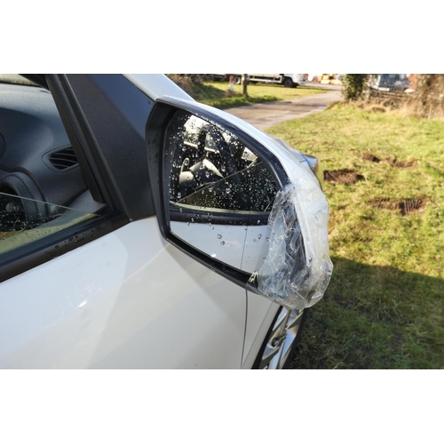 2 - Hyundai  i10 SE Connect MPI  5dr hatchback white, Reg WF70 OMM, 1st reg: 28/09/2020, 5 speed manual ... 