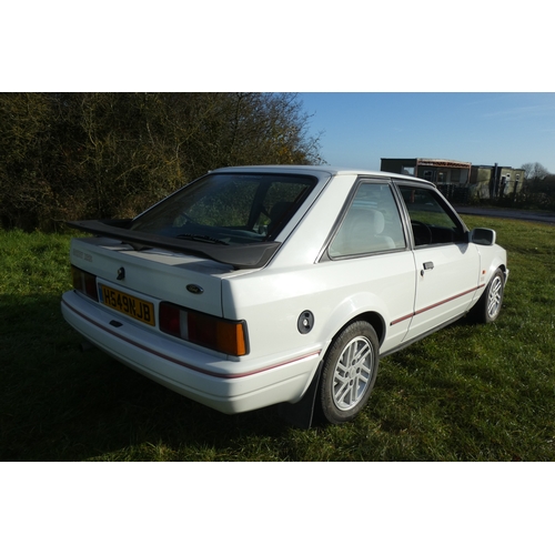 7 - COLLECTORS: Ford Escort XR3i 3 dr hatchback. White, Reg.No. H549 NJB, 1st registered 20/07/1991. Man... 