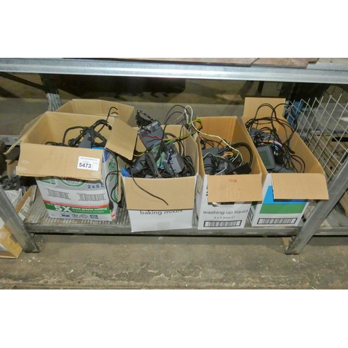 5473 - A quantity of Convadis vehicle tracker type units. Contents of 1 shelf