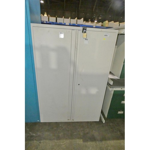 5600 - 1 x light grey metal two door storage cabinet approx 100 x 46 x 146cm high