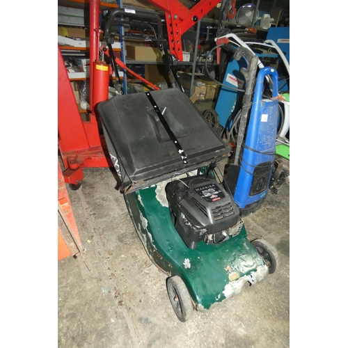 5817 - 1 x Hayter Harrier 56 petrol engine lawn mower