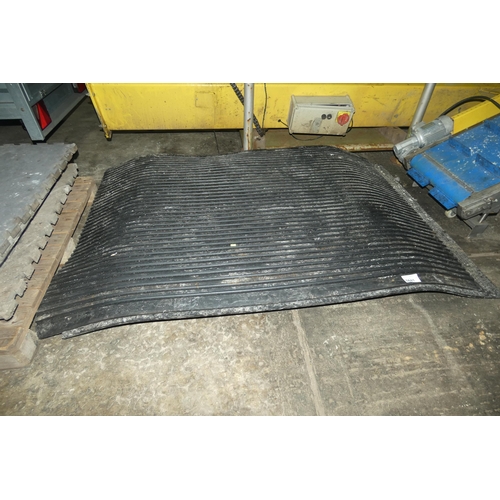 5841 - 2 x heavy black rubber mats each approx 183 x 122cm