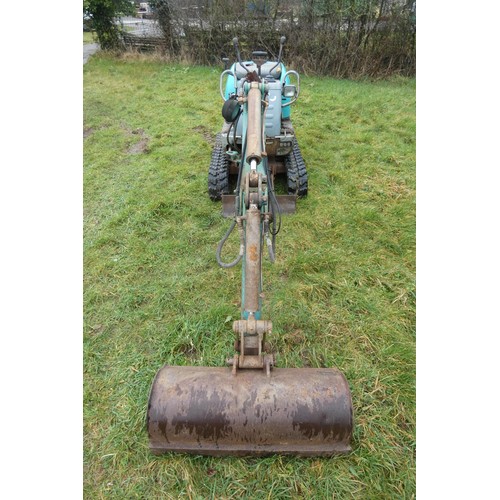 5852 - 1 x Kobelco sit on micro digger model SK007-3, hour meter reads 1270 hours, diesel engine, 0.75 ton,... 