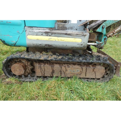 5852 - 1 x Kobelco sit on micro digger model SK007-3, hour meter reads 1270 hours, diesel engine, 0.75 ton,... 