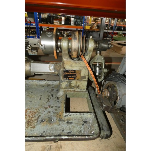 5176 - A Pittler Leipzig-Wabren metal turning lathe machine number 33 L IV, overall bed length approx 60cm,... 