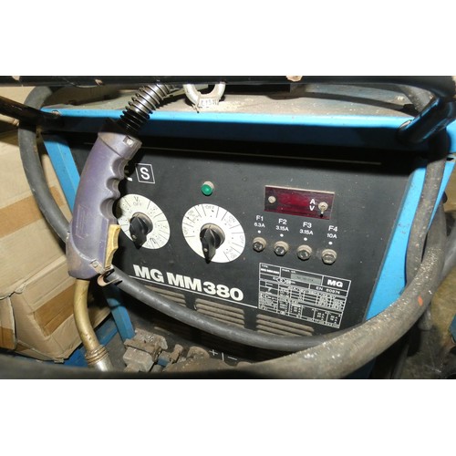 5812 - 1 x MG MM 380 welder 3ph with an MG GT2 wire feed unit