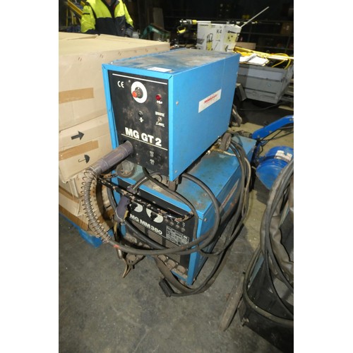 5812 - 1 x MG MM 380 welder 3ph with an MG GT2 wire feed unit