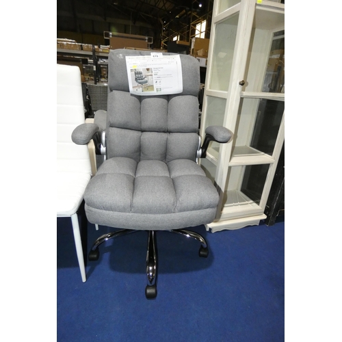 619 - 1 x Gheorghe swivelling wheeled desk chair RRP £149