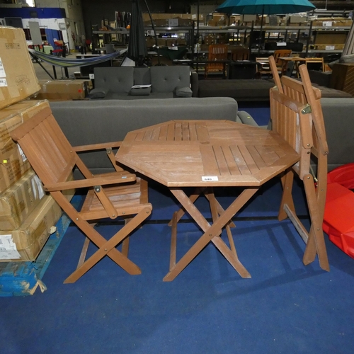 640 - An octagonal wooden garden table and 2 x folding wooden garden chairs. Please note that these items ... 