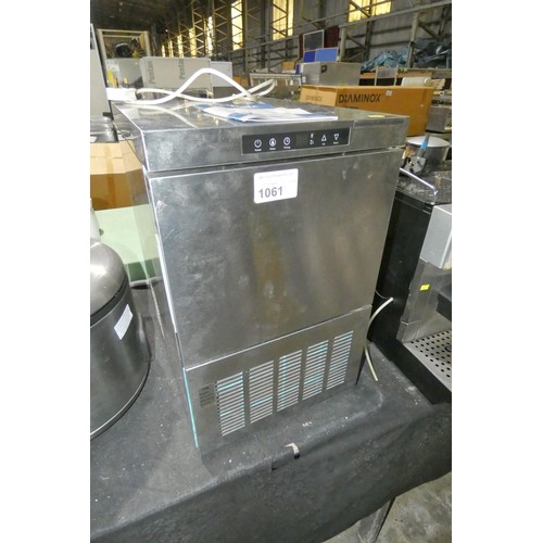 1061 - A commercial stainless steel ice making machine type ZB20 - trade