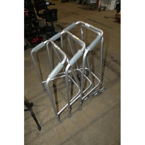 2091 - 3 x Medequip aluminium walking aids