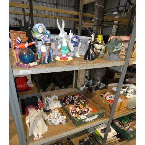 2136 - A quantity of various dolls and foam bubble bath bottle figures including Harry Potter, R2D2, Batman... 