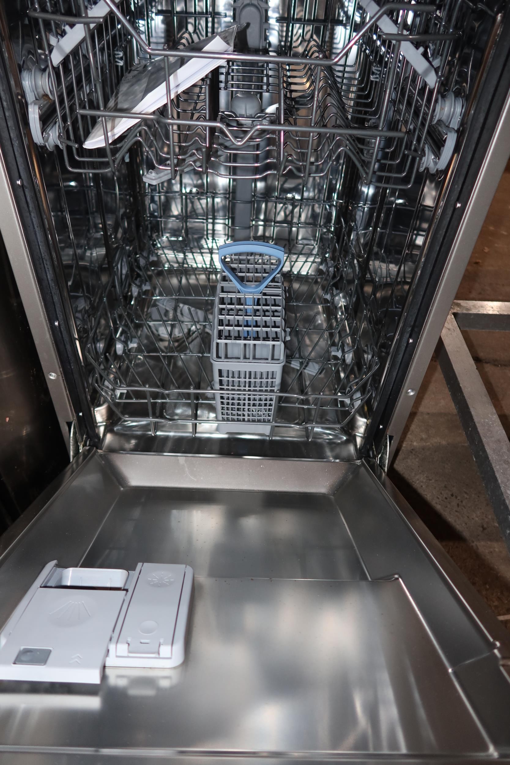 A slimline 45cm dishwasher by Kenwood type KDW45X20 trade