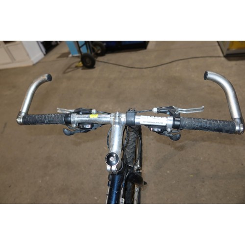 2117 - 1 x Diamond Back Apex mountain bike